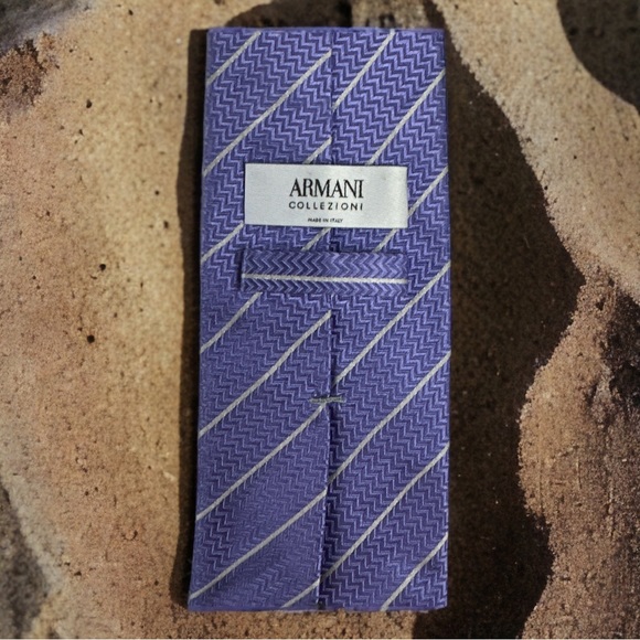 ARMANI Collezioni purple and white tie amazing details 100 silk Italy - Picture 6 of 7